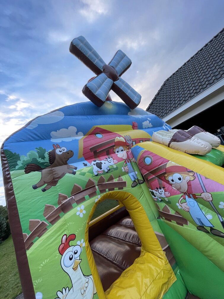 springkussen in het thema boerderij dieren